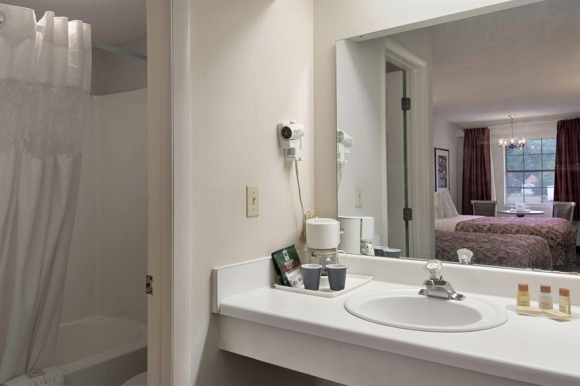 Bourbon Capital Inn Bardstown Εξωτερικό φωτογραφία